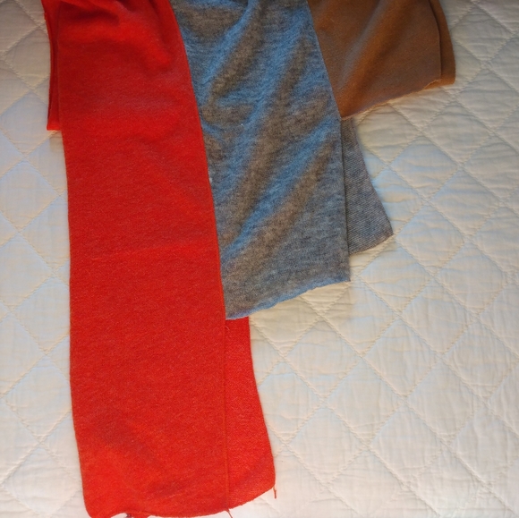 Three-Toned Long Scarf - Picture 4 of 6
